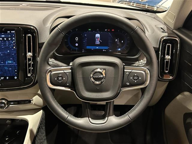 XC40ウルトラ B4 AWD 4WD