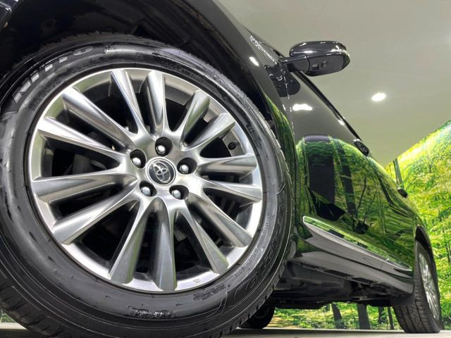 �y�O���[�h��p����18�C���`�A���~�z�C�[���z�f�U�C�����̍��������A���~�z�C�[���𑕒����Ă���܂��B�e��ЊO�A���~�z�C�[����A�X�^�b�h���X�^�C�����戵�����Ă���܂��B���񂲑��k����������
