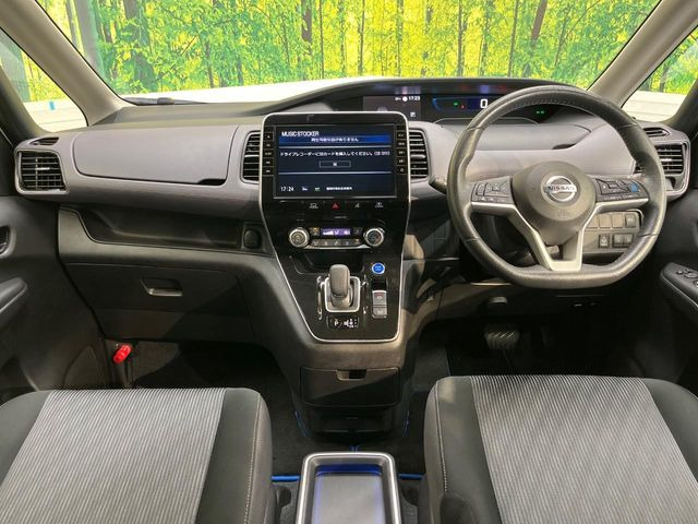 セレナ1.2 e-POWER ハイウェイスターV