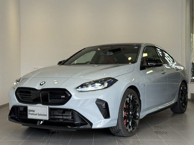 2シリーズグランクーペM235 xドライブ 4WD