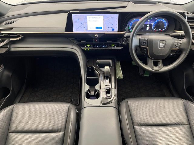 クラウンクロスオーバー2.5 G アドバンスト レザー パッケージ E-Four 4WD