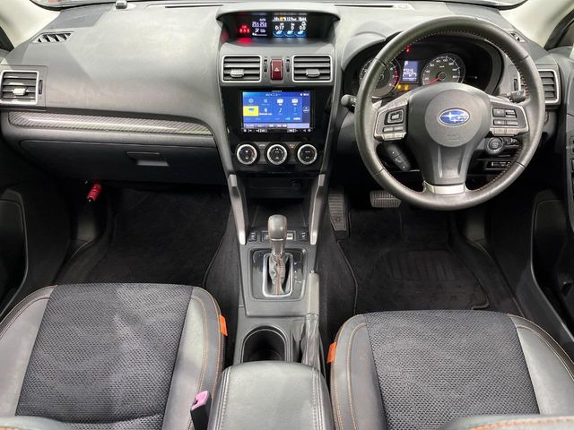 フォレスター2.0 エックスブレイク 4WD