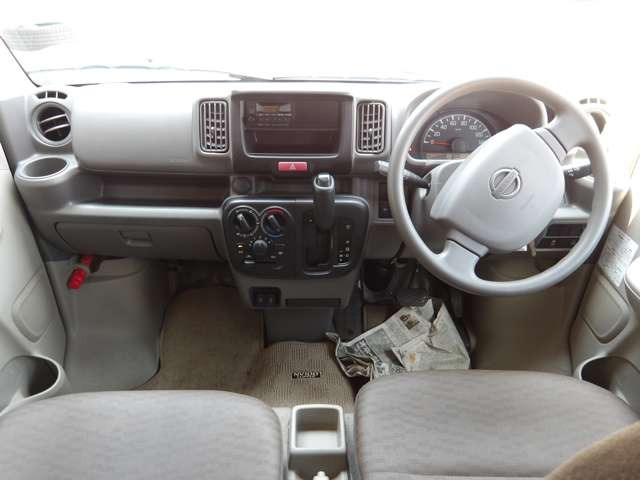NV100クリッパーDX ハイルーフ 5AGS車 4WD