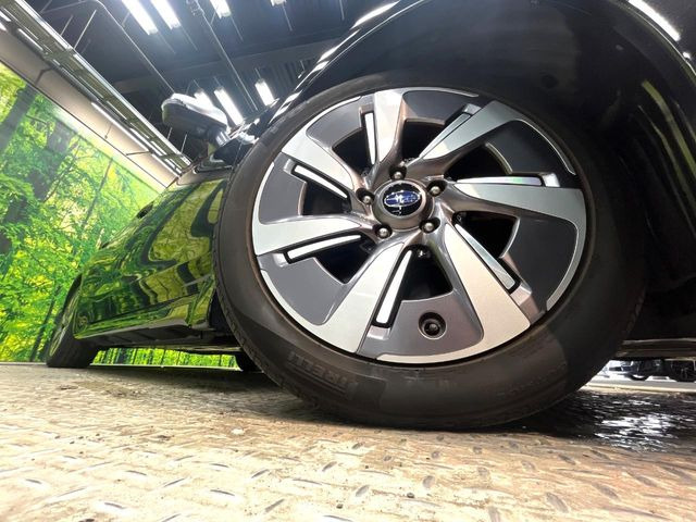 �y����17�C���`�A���~�z�C�[���z�O�ςɃ}�b�`���������A���~�z�C�[���𑕒����Ă���܂��B�e��ЊO�A���~�z�C�[����A�X�^�b�h���X�^�C�����戵�����Ă���܂��B���񂲑��k����������