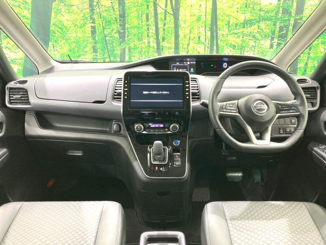 セレナ1.2 e-POWER ハイウェイスターV
