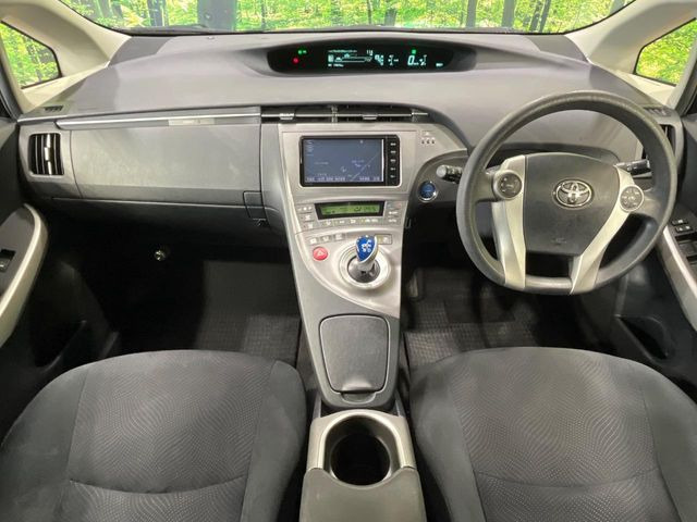 プリウス1.8 S