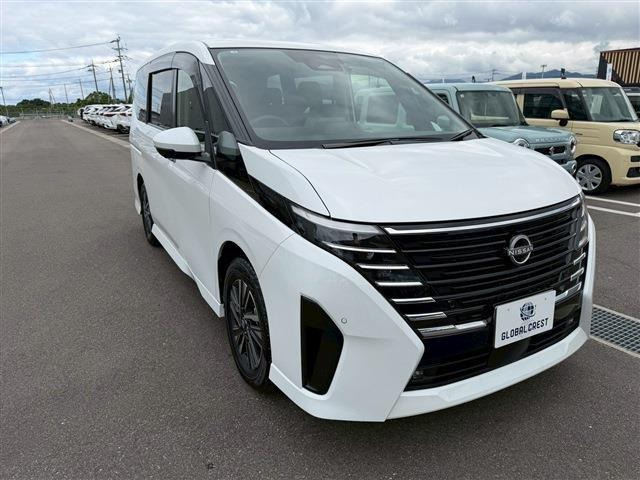セレナ1.4 e-POWER ハイウェイスターV