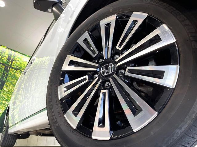 �y����17�C���`�A���~�z�C�[���z�O�ςɃ}�b�`���������A���~�z�C�[���𑕒����Ă���܂��B�e��ЊO�A���~�z�C�[����A�X�^�b�h���X�^�C�����戵�����Ă���܂��B���񂲑��k����������