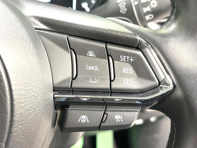 【レーダークルーズコントロール】高速道路での長距離走行が楽に!!自動で速度を保つクルーズコントロールが、衝突軽減システムと連携し、前方の車両を感知して車間を保つように速度調節してくれます!!