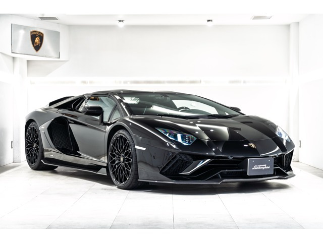 アヴェンタドールロードスターLP780-4 ウルティメ 4WD