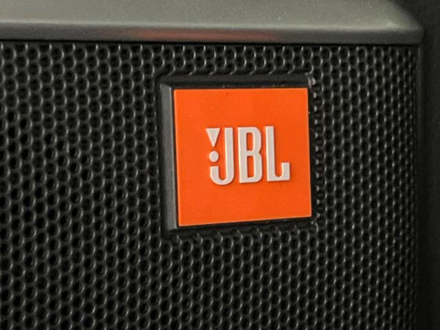 �yJBL�T�E���h�V�X�e���z���i�ʃT�E���h�V�X�e���𓋍ځB��p�̃`���[�j���O���{���ꂽ�召�l�X�ȃX�s�[�J�[����ǎ��ȃT�E���h���t�ł��A�Տꊴ���ӂ�鉹����Ԃ����o���܂��B