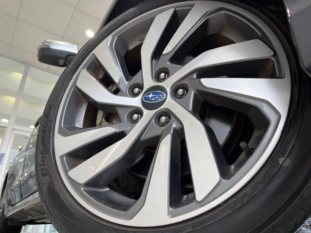 �y����18�C���`�A���~�z�C�[���z�O�ςɃ}�b�`���������A���~�z�C�[���𑕒����Ă���܂��B�e��ЊO�A���~�z�C�[����A�X�^�b�h���X�^�C�����戵�����Ă���܂��B���񂲑��k����������