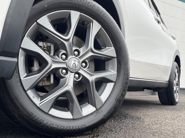 �y����18�C���`�A���~�z�C�[���z�O�ςɃ}�b�`���������A���~�z�C�[���𑕒����Ă���܂��B�e��ЊO�A���~�z�C�[����A�X�^�b�h���X�^�C�����戵�����Ă���܂��B���񂲑��k����������