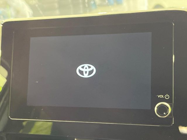 �y8�C���` �f�B�X�v���C�I�[�f�B�I�z���ʂ̃f�B�X�v���C��AppleCarPlay��AndroidAuto�����p�\�B�傫�ȉ�ʂŃX�}�z�i�r�A�v���������p���������܂���