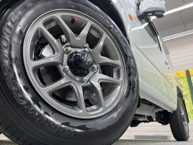 �y�����A���~�z�C�[���z�O�ςɃ}�b�`���������A���~�z�C�[���𑕒����Ă���܂��B�e��ЊO�A���~�z�C�[����A�X�^�b�h���X�^�C�����戵�����Ă���܂��B���񂲑��k����������