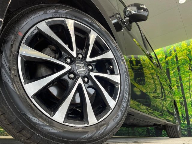 �y����17�C���`�A���~�z�C�[���z�O�ςɃ}�b�`���������A���~�z�C�[���𑕒����Ă���܂��B�e��ЊO�A���~�z�C�[����A�X�^�b�h���X�^�C�����戵�����Ă���܂��B���񂲑��k����������