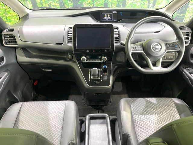 セレナ1.2 e-POWER ハイウェイスターV