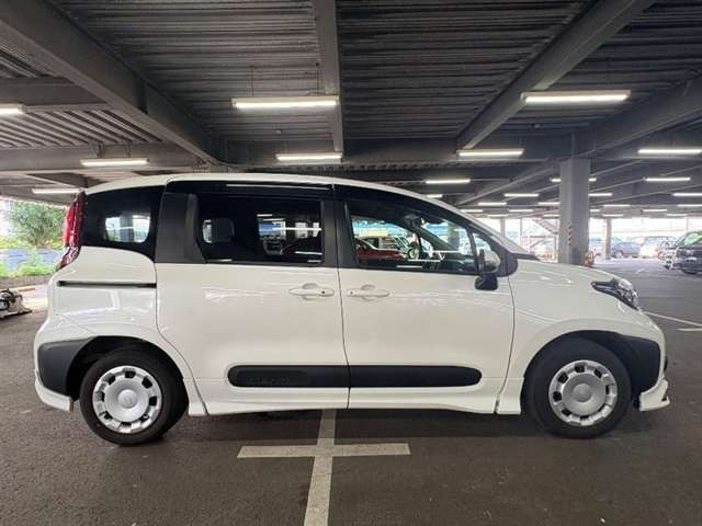 シエンタハイブリッド 1.5 G E-Four 4WD