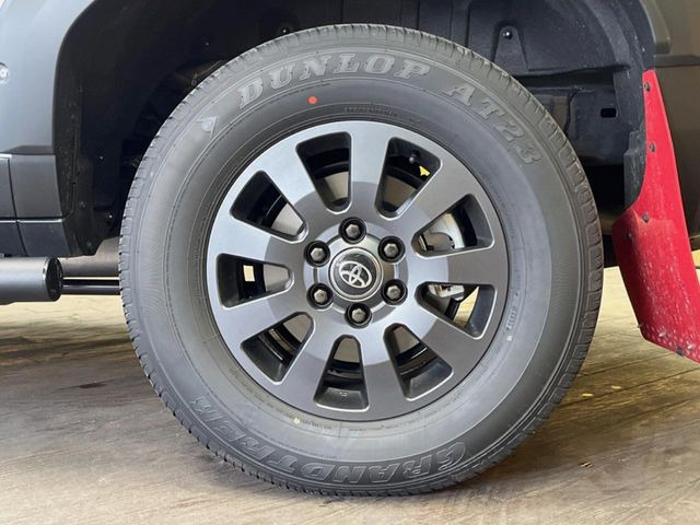 �y����18�C���`�A���~�z�C�[���z�O�ςɃ}�b�`���������A���~�z�C�[���𑕒����Ă���܂��B�e��ЊO�A���~�z�C�[����A�X�^�b�h���X�^�C�����戵�����Ă���܂��B���񂲑��k����������