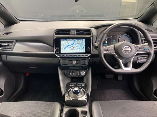 リーフX Vセレクション 90周年記念車