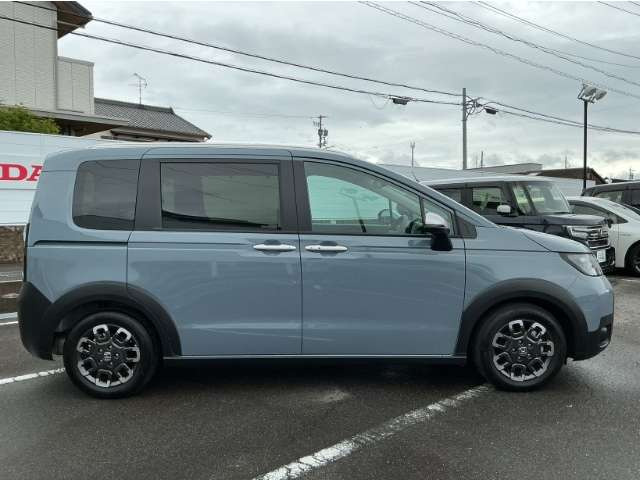 フリード1.5 クロスター