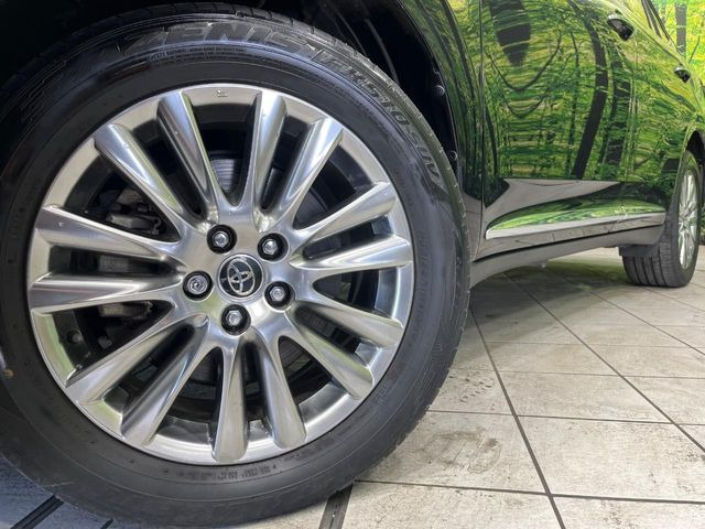 �y����18�C���`�A���~�z�C�[���z�O�ςɃ}�b�`���������A���~�z�C�[���𑕒����Ă���܂��B�e��ЊO�A���~�z�C�[����A�X�^�b�h���X�^�C�����戵�����Ă���܂��B���񂲑��k����������