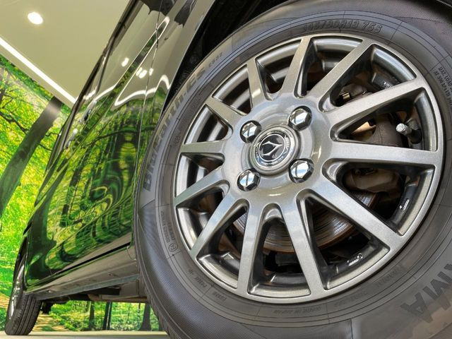 �y13�C���`�A���~�z�C�[���z�O�ςɃ}�b�`�����A���~�z�C�[���𑕒����Ă���܂��B�e��A���~�z�C�[����A�X�^�b�h���X�^�C�����戵�����Ă���܂��B���񂲑��k����������