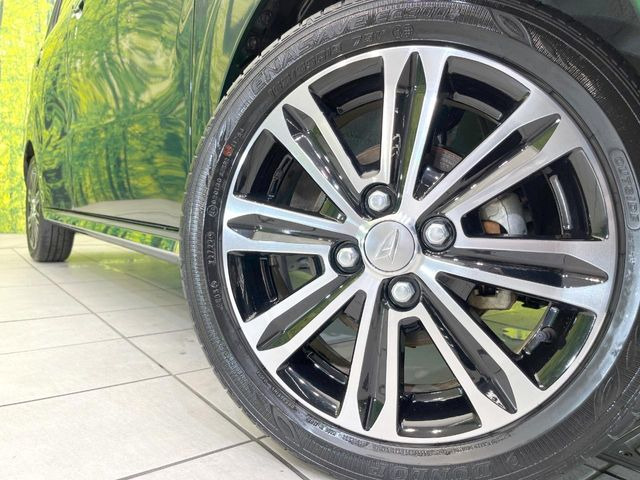 �y����15�C���`�A���~�z�C�[���z�O�ςɃ}�b�`���������A���~�z�C�[���𑕒����Ă���܂��B�e��ЊO�A���~�z�C�[����A�X�^�b�h���X�^�C�����戵�����Ă���܂��B���񂲑��k����������