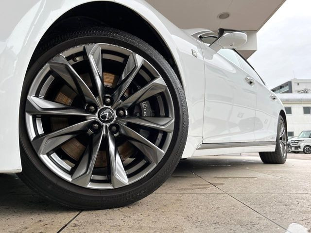 �y����20�C���`�A���~�z�C�[���z�O�ςɃ}�b�`���������A���~�z�C�[���𑕒����Ă���܂��B�e��ЊO�A���~�z�C�[����A�X�^�b�h���X�^�C�����戵�����Ă���܂��B���񂲑��k����������