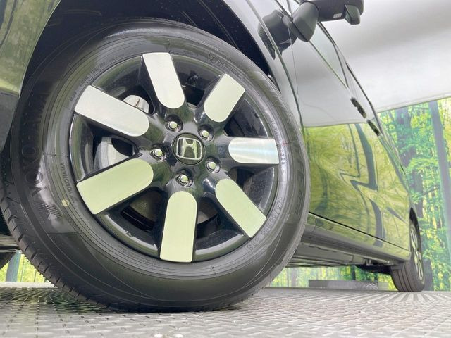 �y�����A���~�z�C�[���z�O�ςɃ}�b�`���������A���~�z�C�[���𑕒����Ă���܂��B�e��ЊO�A���~�z�C�[����A�X�^�b�h���X�^�C�����戵�����Ă���܂��B���񂲑��k����������
