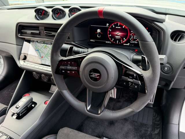 NISMO��p�{�v�E�A���J���^�[�����X�e�A�����O(���b�h�Z���^�[�}�[�N�A���b�h�X�e�b�`�t�E�p�h���V�t�g�E�X�e�A�����O�����R��)