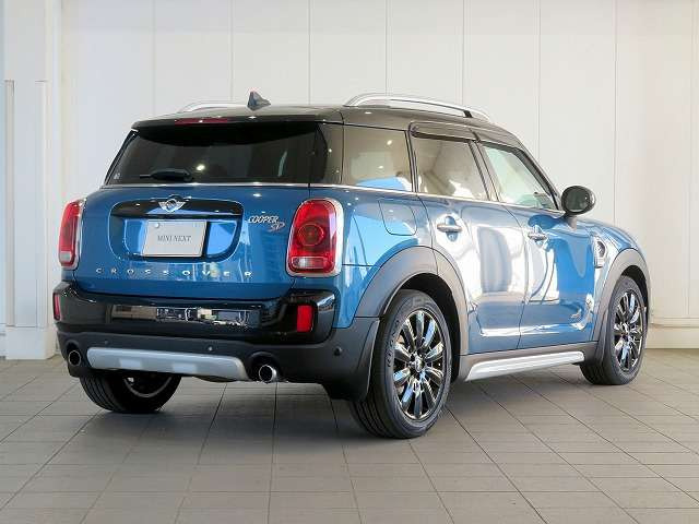 ミニクロスオーバークーパー SD オール4 4WD