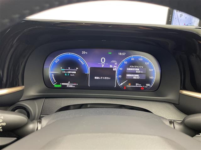 クラウンクロスオーバー2.5 G アドバンスト レザー パッケージ E-Four 4WD