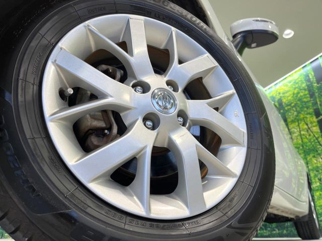 �y����15�C���`�A���~�z�C�[���z�O�ςɃ}�b�`���������A���~�z�C�[���𑕒����Ă���܂��B�e��ЊO�A���~�z�C�[����A�X�^�b�h���X�^�C�����戵�����Ă���܂��B���񂲑��k����������