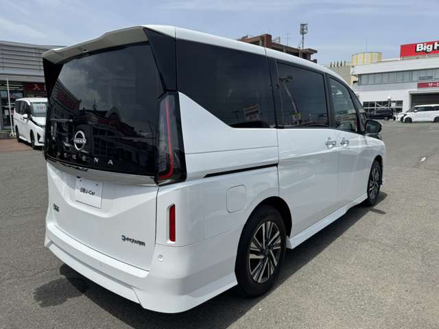 セレナ1.4 e-POWER ハイウェイスターV セカンドスライドアップシート