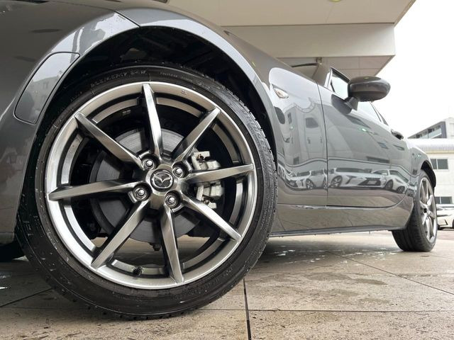 �y����17�C���`�A���~�z�C�[���z�O�ςɃ}�b�`���������A���~�z�C�[���𑕒����Ă���܂��B�e��ЊO�A���~�z�C�[����A�X�^�b�h���X�^�C�����戵�����Ă���܂��B���񂲑��k����������