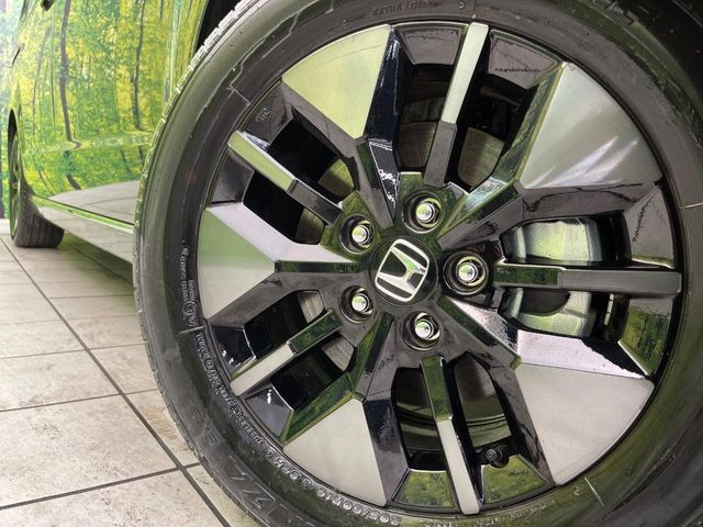 �y����16�C���`�A���~�z�C�[���z�O�ςɃ}�b�`���������A���~�z�C�[���𑕒����Ă���܂��B�e��ЊO�A���~�z�C�[����A�X�^�b�h���X�^�C�����戵�����Ă���܂��B���񂲑��k����������