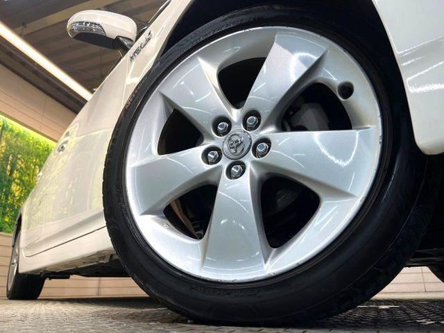 �y����17�C���`�A���~�z�C�[���z�O�ςɃ}�b�`���������A���~�z�C�[���𑕒����Ă���܂��B�e��ЊO�A���~�z�C�[����A�X�^�b�h���X�^�C�����戵�����Ă���܂��B���񂲑��k����������