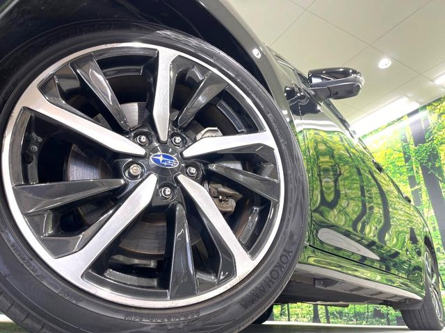 �y����18�C���`�A���~�z�C�[���z�O�ςɃ}�b�`���������A���~�z�C�[���𑕒����Ă���܂��B�e��ЊO�A���~�z�C�[����A�X�^�b�h���X�^�C�����戵�����Ă���܂��B���񂲑��k����������