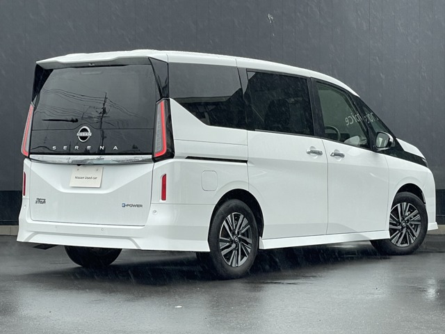 セレナ1.4 e-POWER ハイウェイスターV