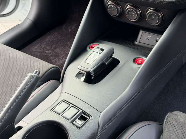 NISMO��p�v�b�V���G���W���X�^�[�^�[&�h���C�u���[�h�Z���N�^�[�B