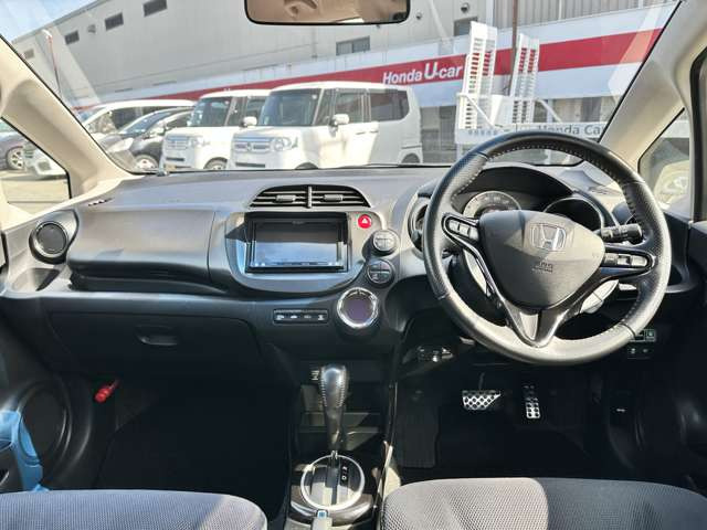フィットハイブリッド1.5 RS