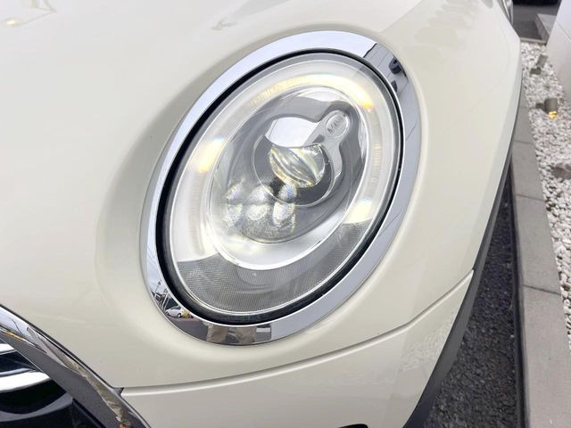 ��LED�w�b�h���C�g:��ԑ��s�����ǍD�Ȏ��E���m�ۂ����S���ĉ^�]�ł��鍂�P�xLED�w�b�h���C�g�𑕔�!�_�����x�������A����d�͂��}�����Ă��܂��B