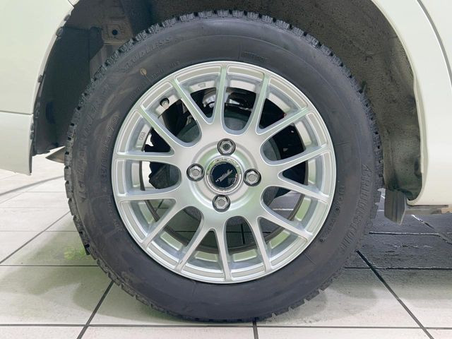 �y14�C���`�A���~�z�C�[���z�O�ςɃ}�b�`�����A���~�z�C�[���𑕒����Ă���܂��B�e��A���~�z�C�[����A�X�^�b�h���X�^�C�����戵�����Ă���܂��B���񂲑��k����������