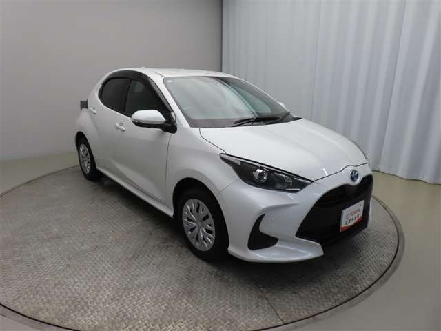ヤリス1.5 ハイブリッド G E-Four 4WD