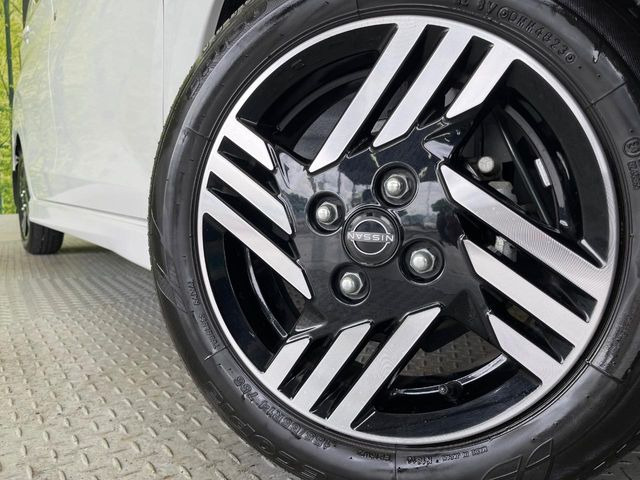 �y����14�C���`�A���~�z�C�[���z�O�ςɃ}�b�`���������A���~�z�C�[���𑕒����Ă���܂��B�e��ЊO�A���~�z�C�[����A�X�^�b�h���X�^�C�����戵�����Ă���܂��B���񂲑��k����������