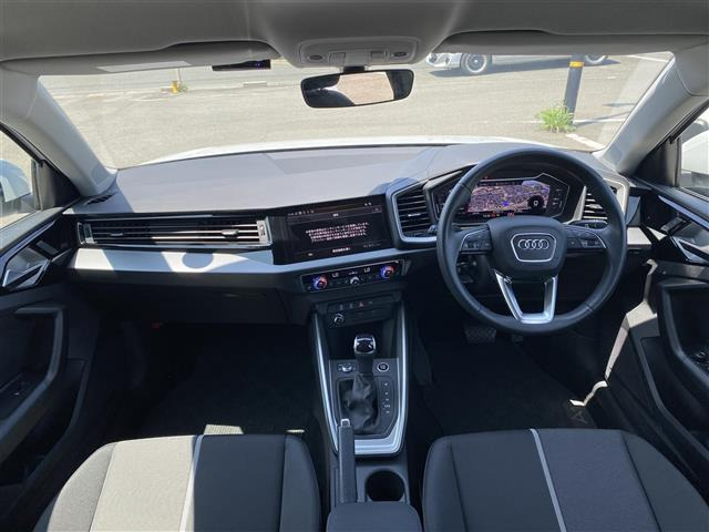 A1スポーツバック25 TFSI アドバンスド