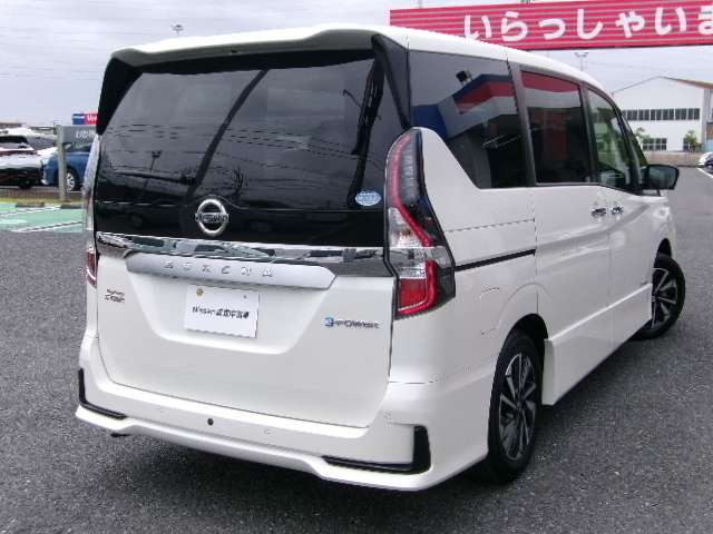セレナ1.2 e-POWER ハイウェイスターV