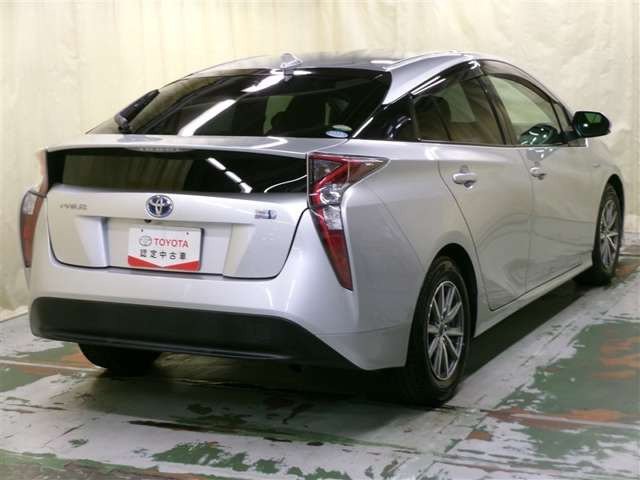 プリウス1.8 S