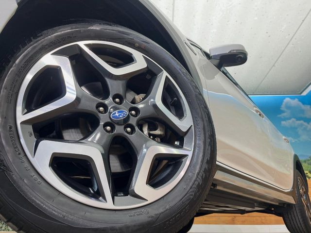 �y����18�C���`�A���~�z�C�[���z�O�ςɃ}�b�`���������A���~�z�C�[���𑕒����Ă���܂��B�e��ЊO�A���~�z�C�[����A�X�^�b�h���X�^�C�����戵�����Ă���܂��B���񂲑��k����������